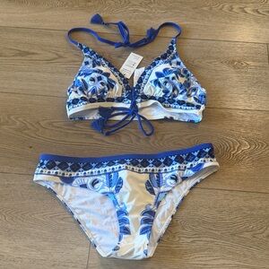 Cupshe Blue and White Printed Bikini Set